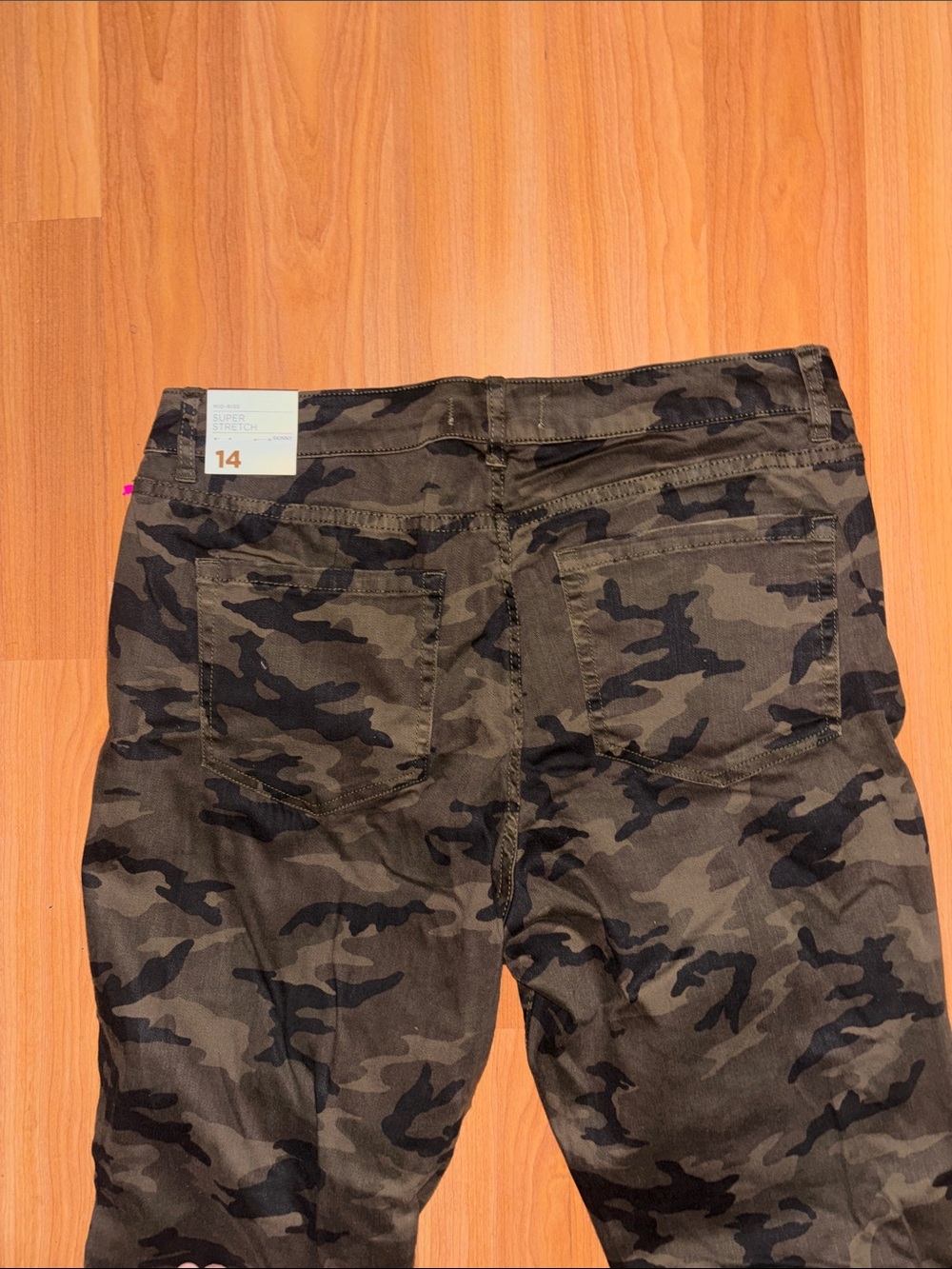 Lane Bryant Camo Super Stretch Skinny Pants Jeans Distressed Women’s Plus 14 NWT - Picture 10 of 12